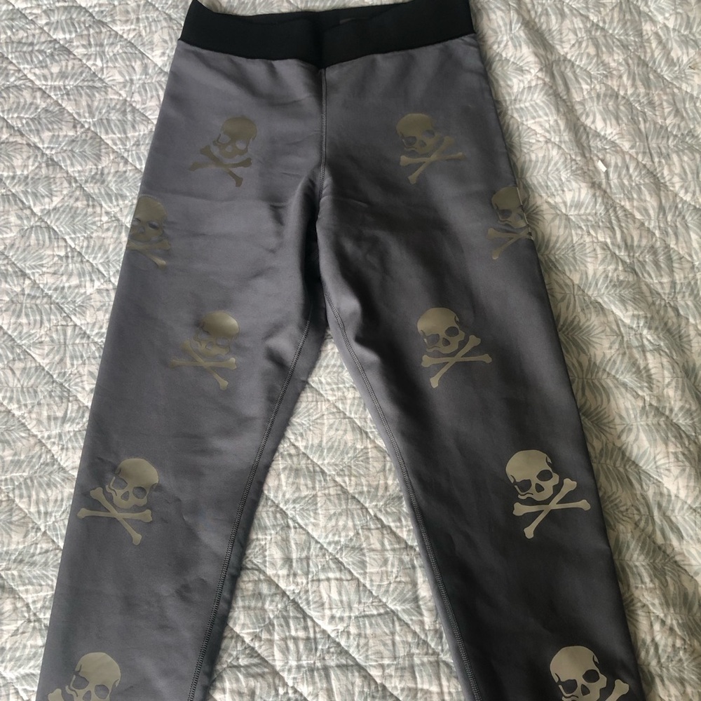 ultracor Black and Gray Skull-Print Leggings
